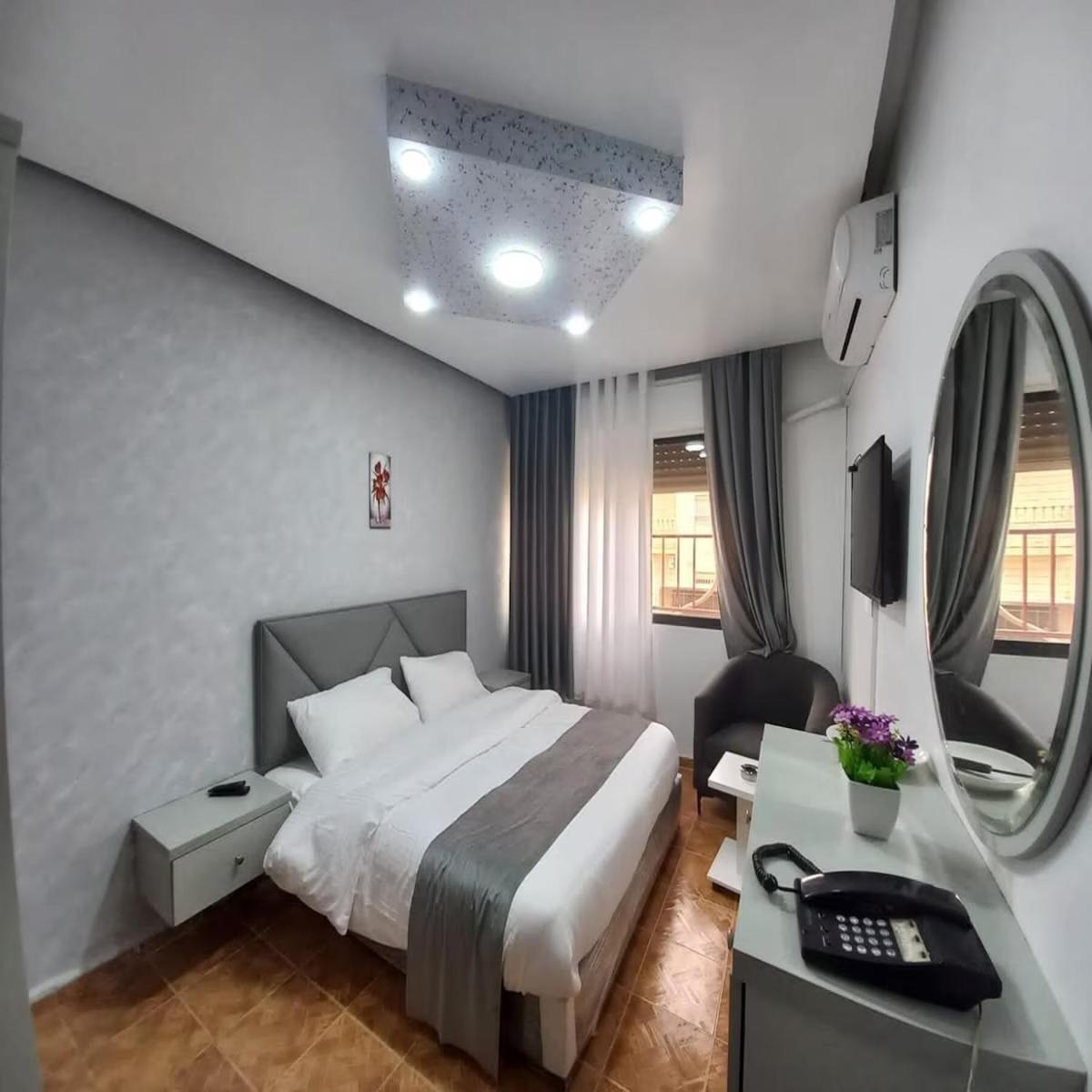 Al-Nujoom Hotel Suites Amman Luaran gambar